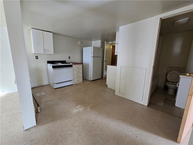 Photo - 130 E Elisha St