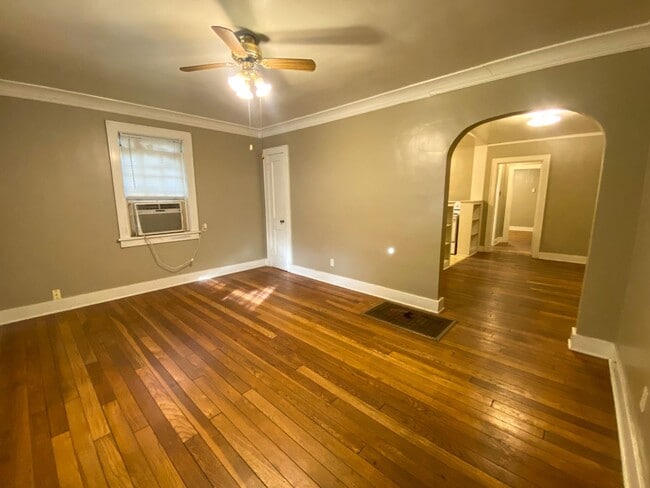 Photo - 1 bedroom, living dining den near Central and Highland