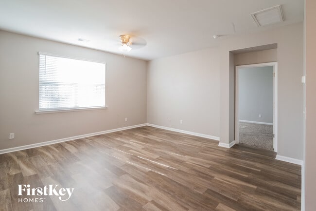 Photo - 590 Wayton Cir