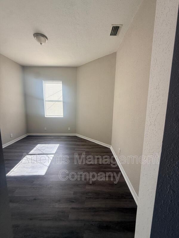 Photo - 1128 Van Buren St