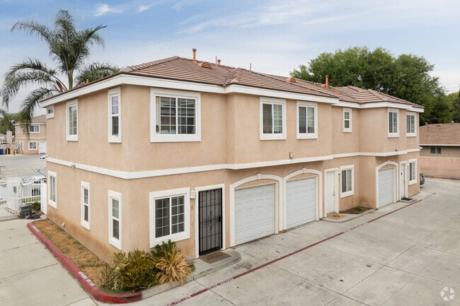 Photo - Palm Villa Park 20-East