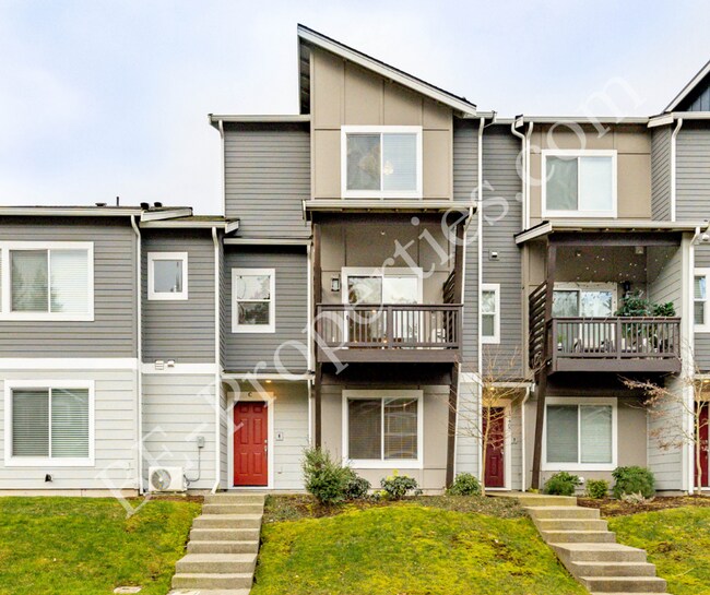 Photo - Beautiful 3 Bedroom 2.5 Bathroom Townhouse.