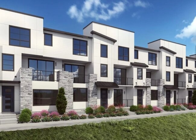 Building Photo - 2000 S Holly St Rental