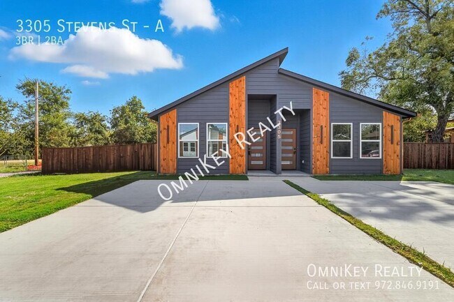 Building Photo - 3305 Stevens St Unit A