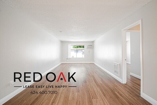 Building Photo - 585 N Dudley St Unit 20