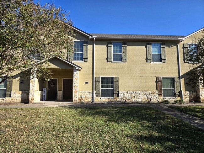 Building Photo - Robinson Townhome
