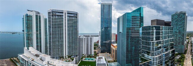 Building Photo - 1200 Brickell Bay Dr Unit 3821 Rental