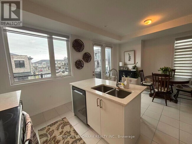 Photo - 63 Sorbara Wy