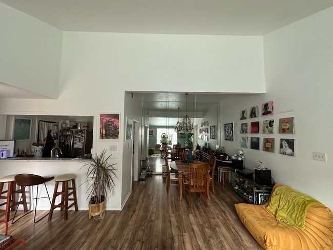 Photo - 6322 Winton St