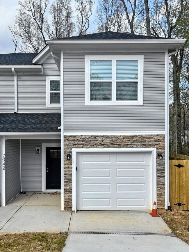 Photo - 2042 McDonald Dr House
