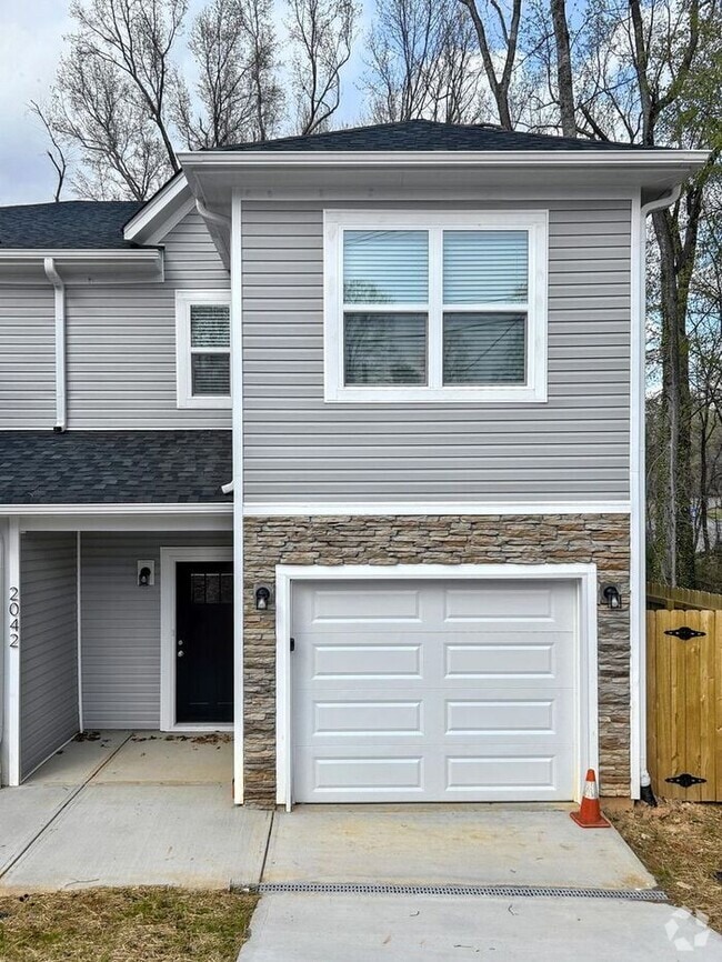 Building Photo - 2042 McDonald Dr Rental
