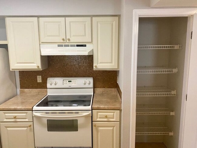 Photo - 3004 Parkway Blvd