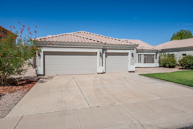 Building Photo - 760 N Swan Dr Rental