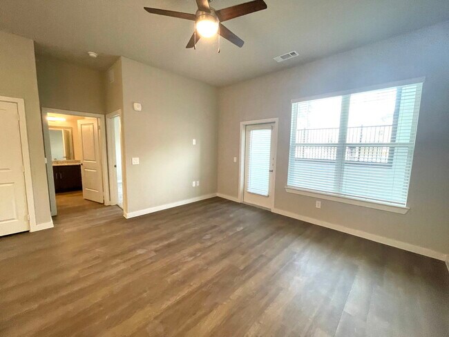 Photo - 1325 Choate Pkwy Unit 9342