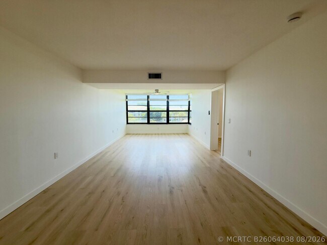 Photo - 3710 Whitehall Dr Unit 404