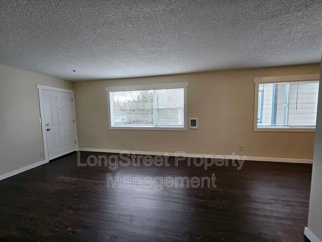 Photo - 780 NW Joy Ave Unidad P