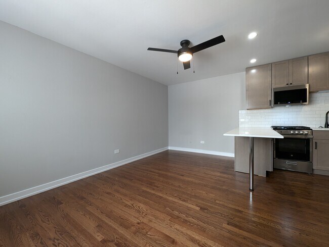 Photo - 524 W Oakdale Ave