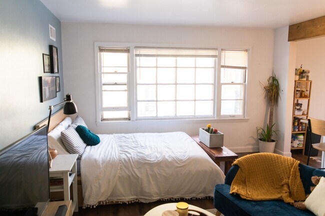 Photo - 2204 E Locust St Unit 2105