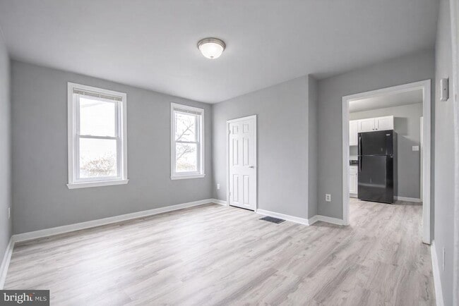 Photo - 306 Progress St