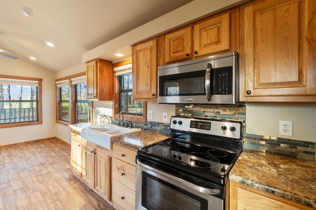 Photo - 6801 FM 1616