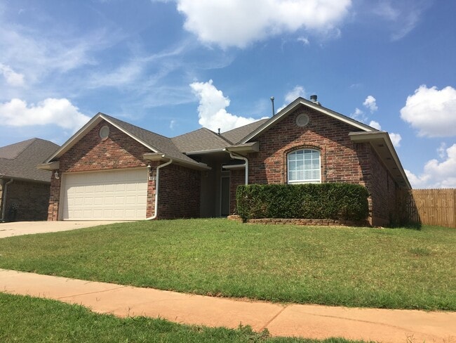 Building Photo - Beautiful 3 bed, 2 bath Home in East Moore with Bonus Room!