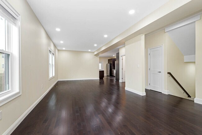 Photo - 77 Winchester St