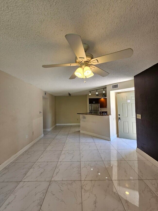 Photo - 1401 Village Blvd Unidad 2212
