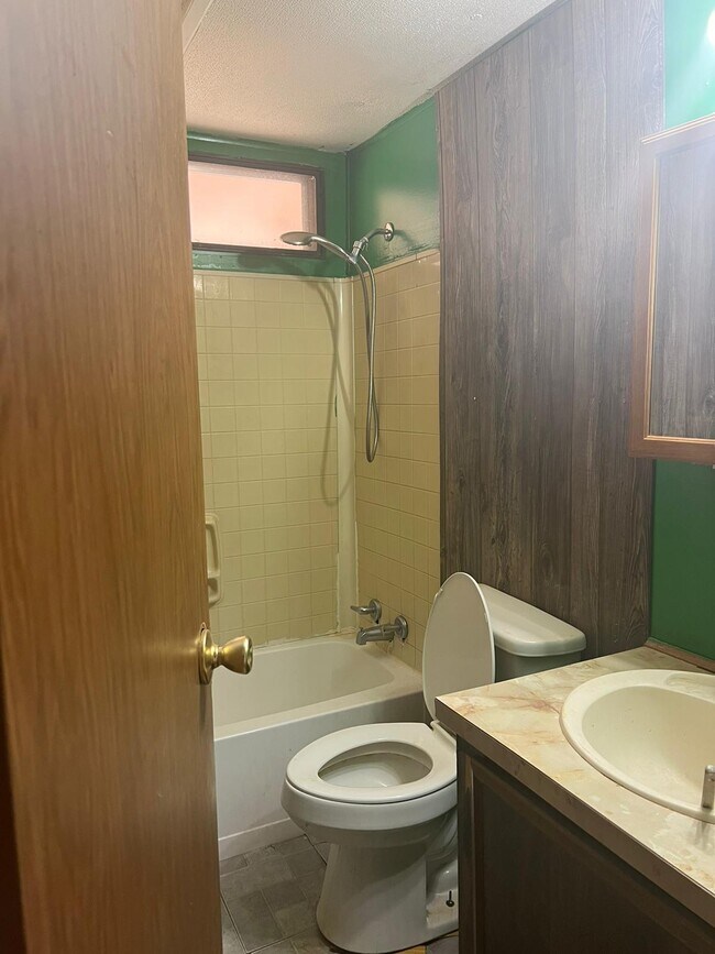 Photo - 1011 Lindberg Ave