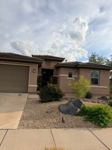 Building Photo - 2540 E Desert Cliff Dr