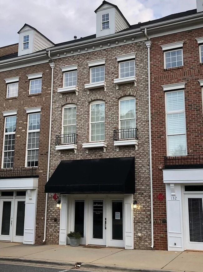 Building Photo - 134 Marketplace Ave