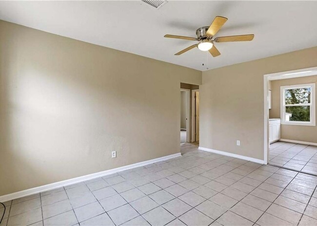 Photo - 822 Sumner St