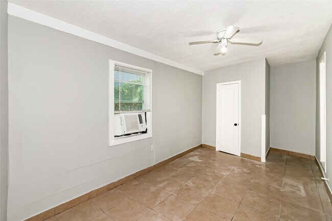 4610 Schroeder St Unidad 2