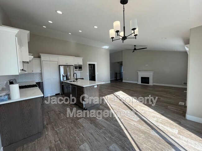 Photo - 5694 Eaglewood Dr