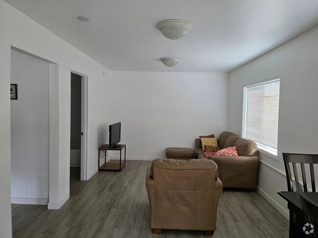 Building Photo - 1962 Lemon Creek Rd Unit 1962 Lemon Creek Rd. # 3 Rental