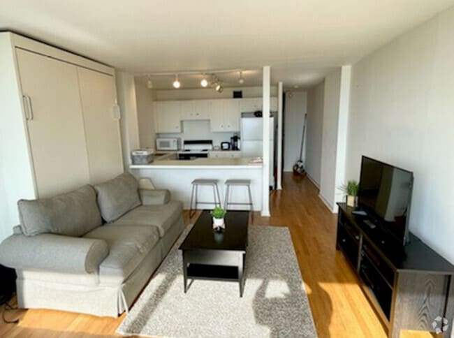 Building Photo - 1636 N Wells St Unit 3412 Rental