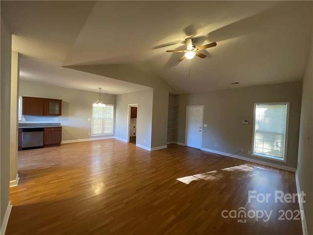 Photo - 4319 Faraday St