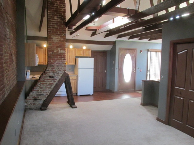 Building Photo - 102 Carlisle St Unit C Rental