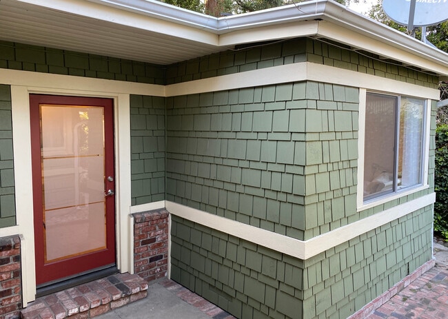 Photo - 1795 San Pasqual St Unidad Guesthouse