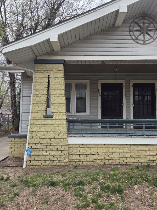 1039 N Woodrow Ave