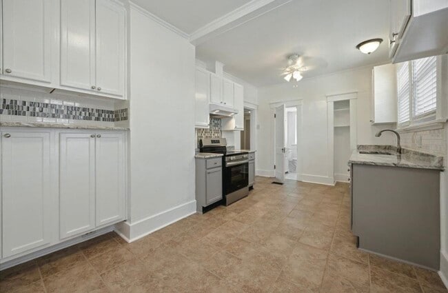 Photo - 687 N McLean Blvd