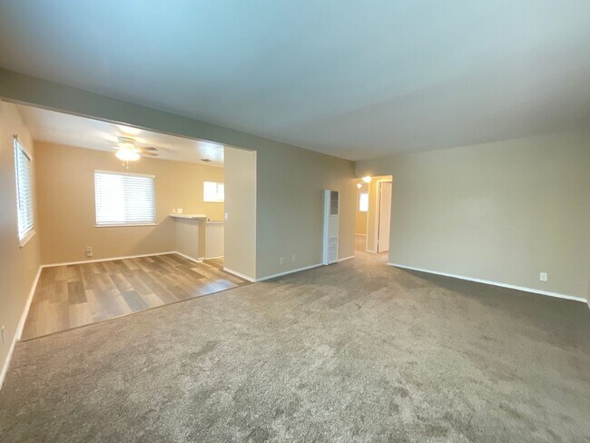 Photo - rosewood2502 Unit D