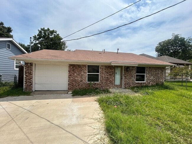 Building Photo - 2118 Aggie Dr Rental