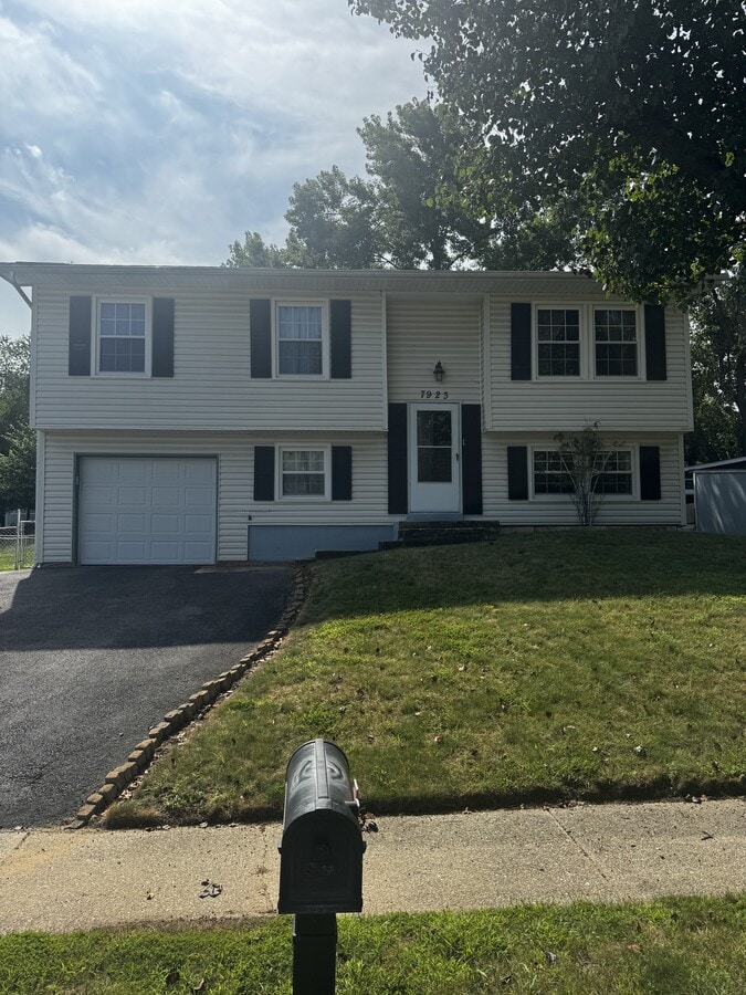 Photo - 7923 Stonehearth Rd