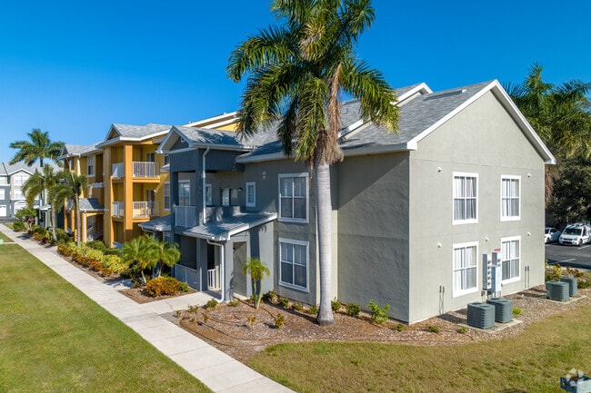 Building - Royal Palm Terrace Apartments