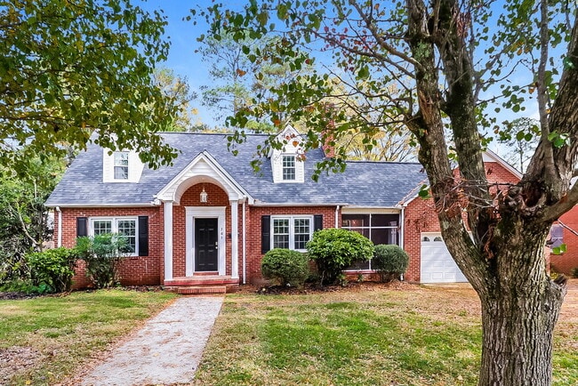 Building Photo - 305 S Mulberry St