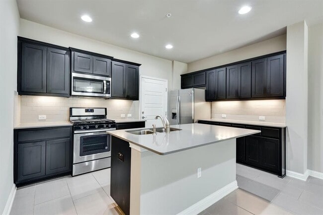 Photo - 13800 Lyndhurst St Unit 274