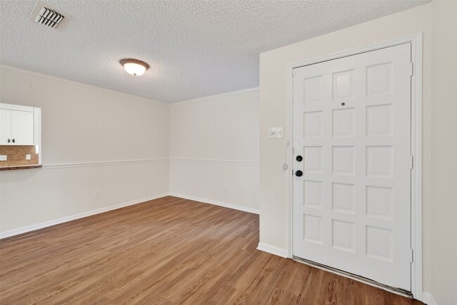 Photo - 9538 Ravensworth Dr