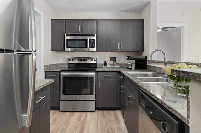 Photo - The Met at 3rd and Fillmore