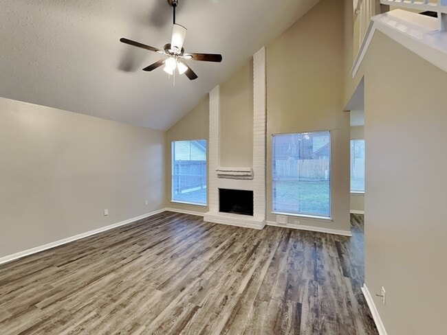 Photo - 8314 Greenleaf Lake Dr