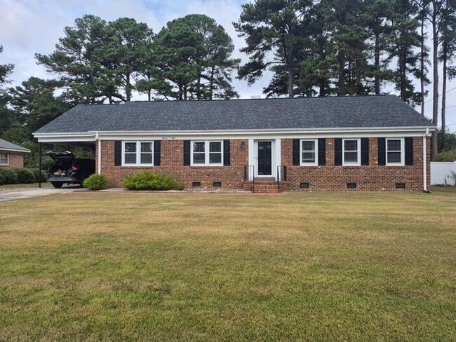 Building Photo - 3 Bedroom 2 Bath